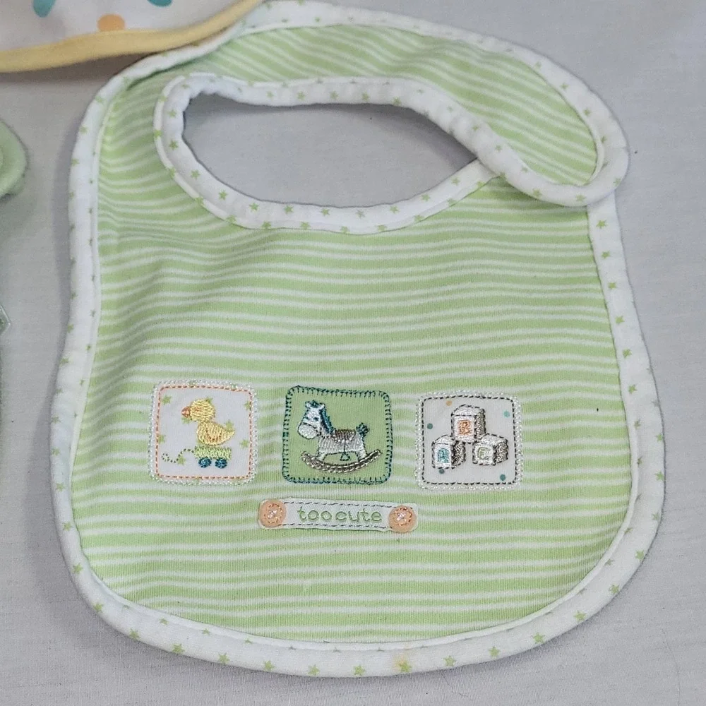 Carters Baby Bibs and Wash‎ Cloths Set Kids OS Green Yellow Good 7pc Lot